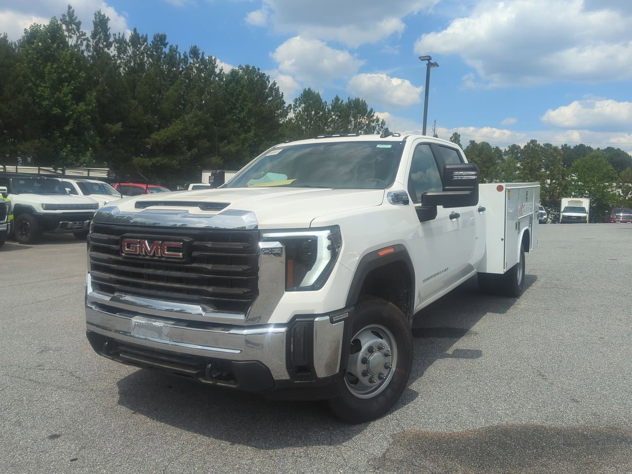 2024 GMC Sierra 3500 Chassis Cab Pro's photo