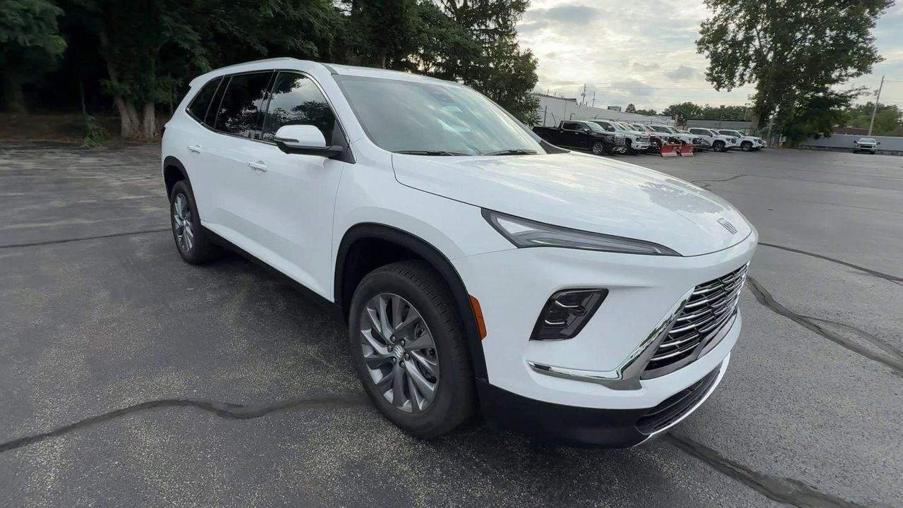 2026 Buick Enclave Preferred photo 2