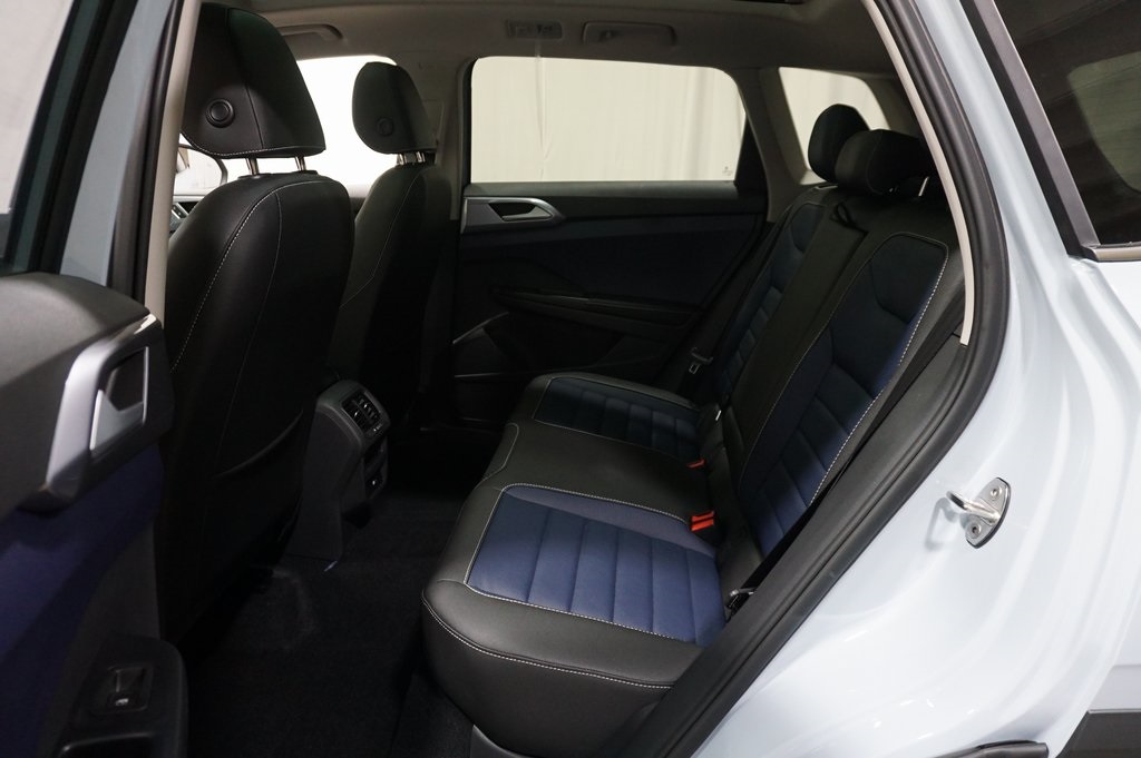2025 Volkswagen Taos SEL photo 10