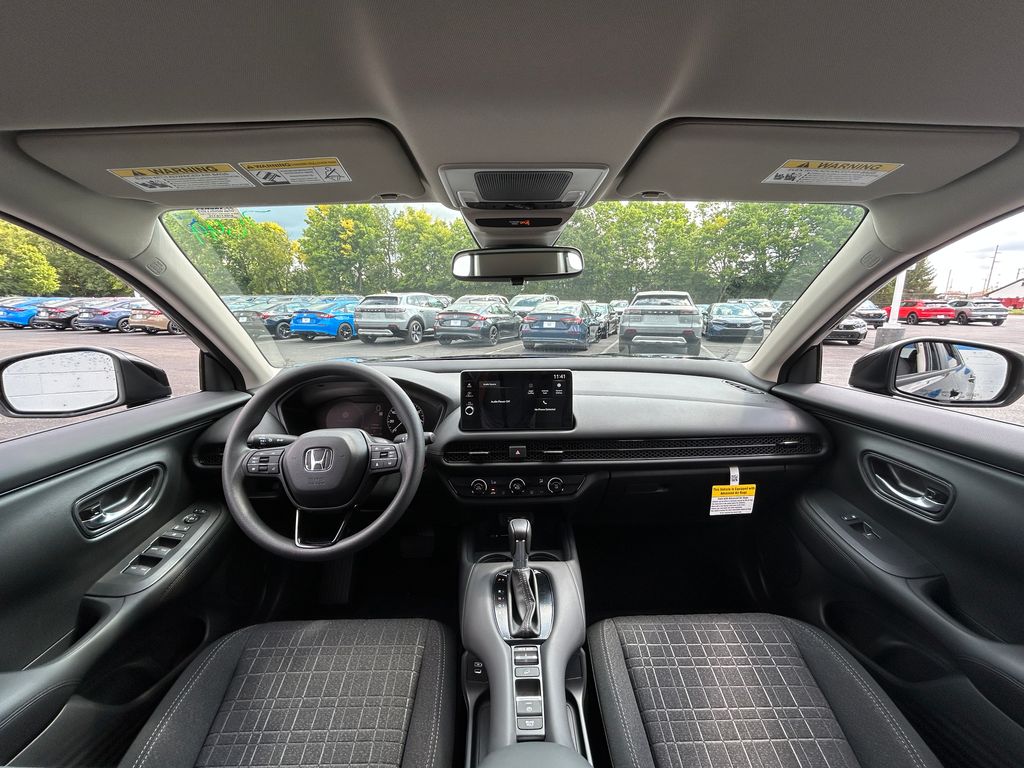 2026 Honda HR-V LX photo 8