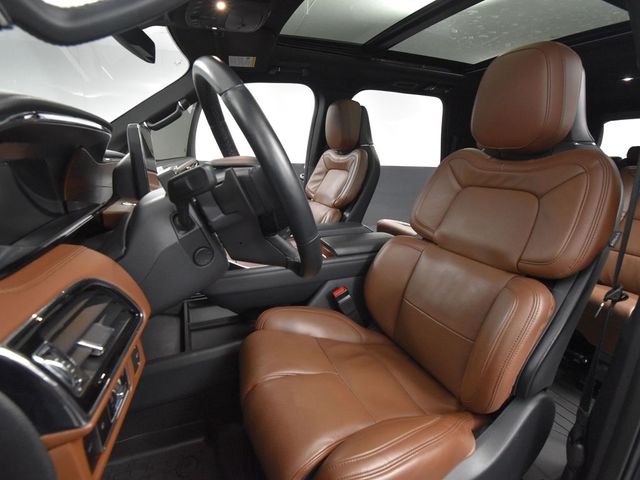 2024 Lincoln Navigator Reserve Luxury Monochromatic photo 16