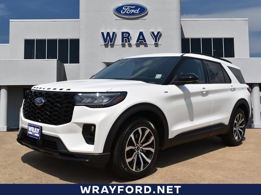 2025 Ford Explorer ST-LINE's photo