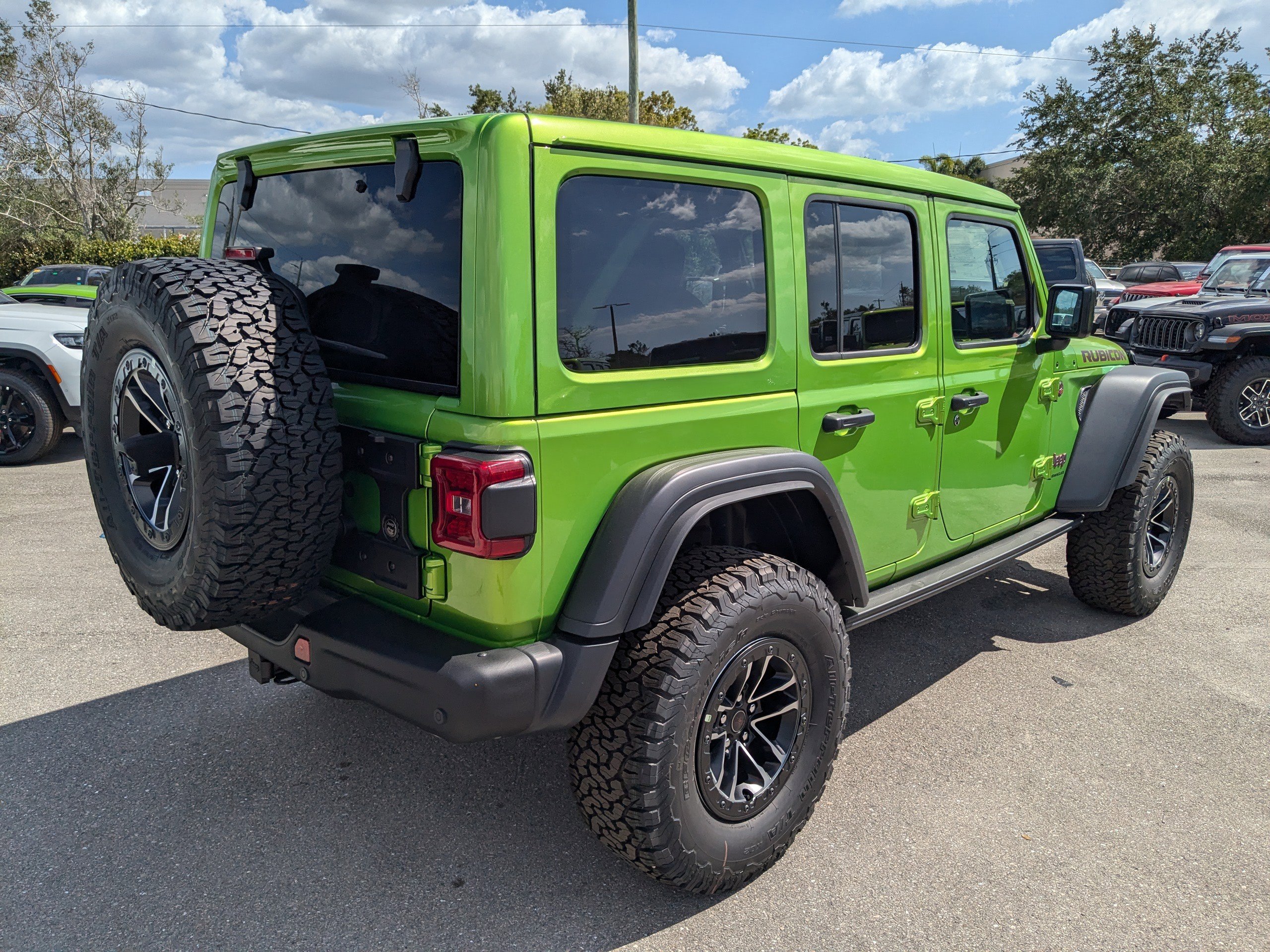 2025 Jeep Wrangler Rubicon photo 4
