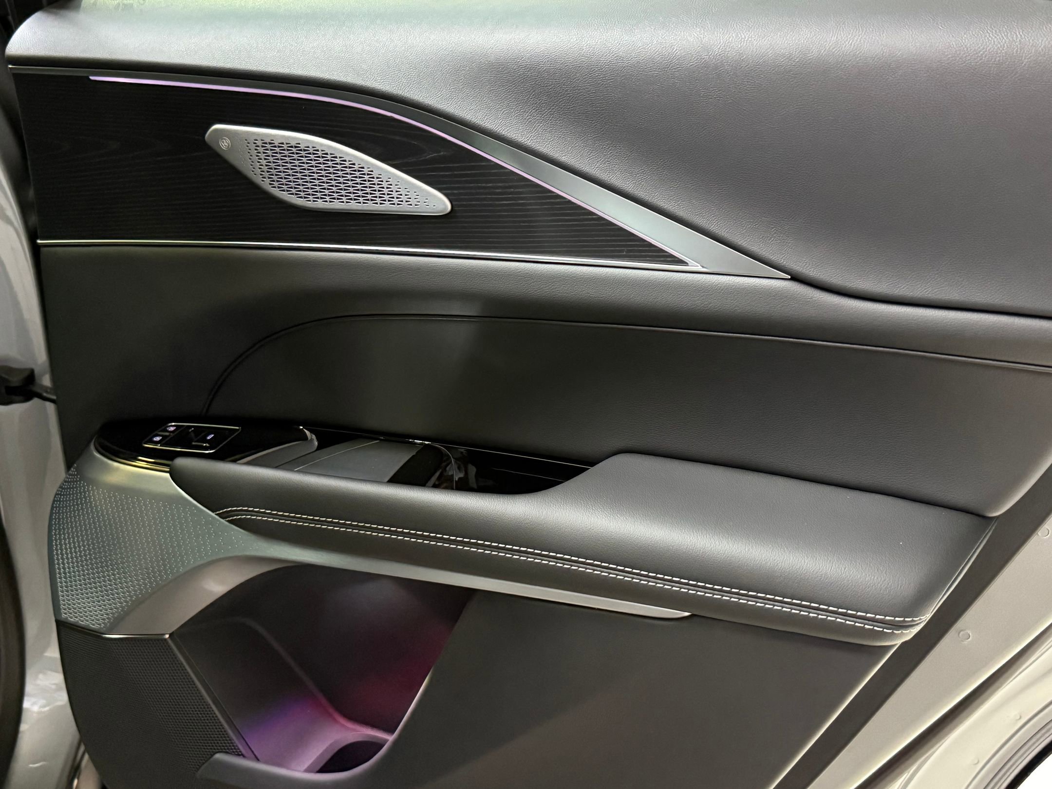 2025 Cadillac Lyriq Sport photo 37