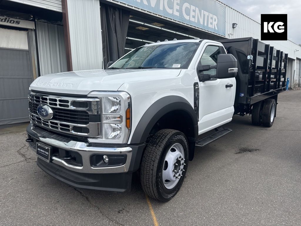 2025 Ford F-550 Super Duty Chassis Cab XL's photo