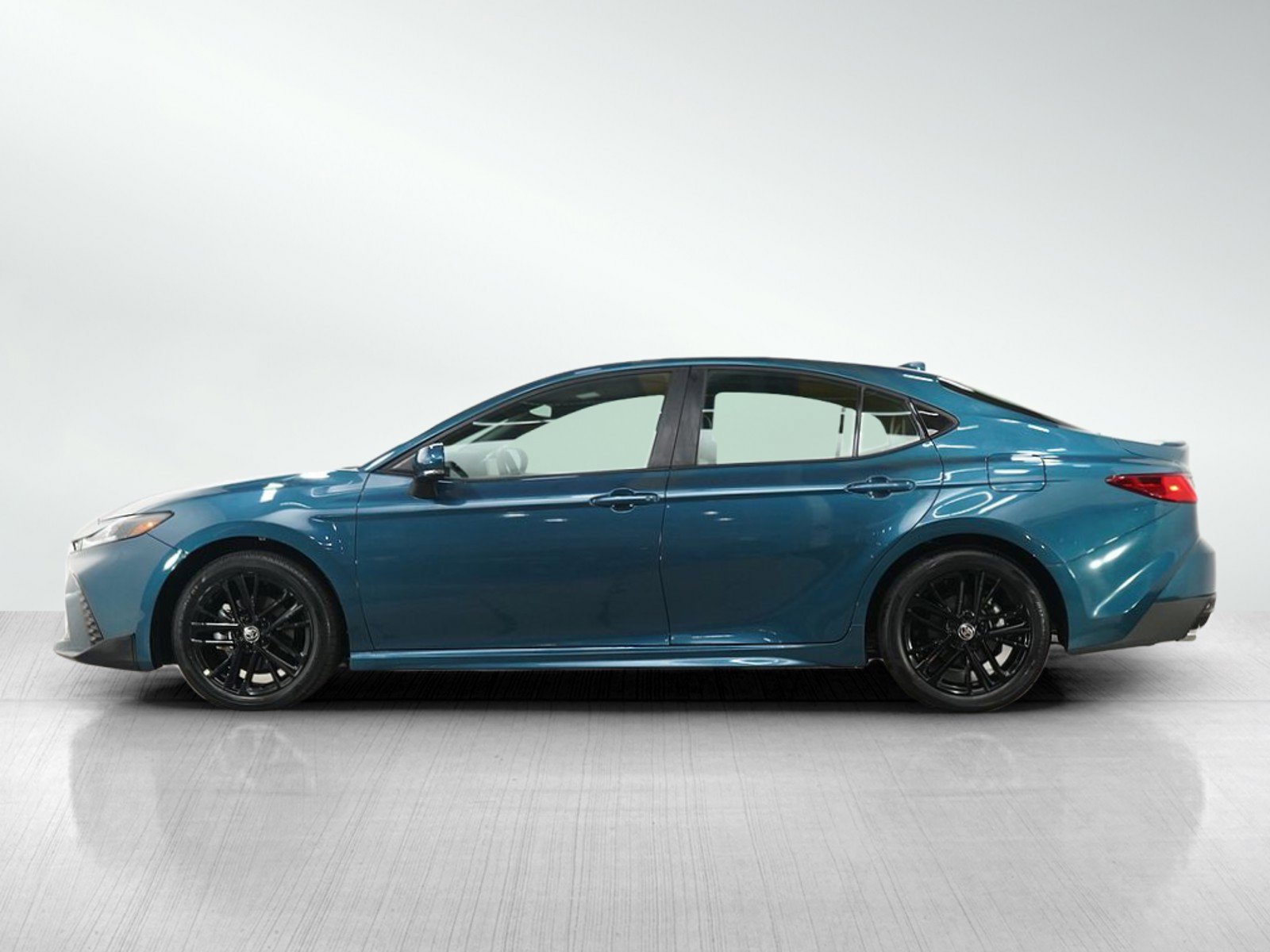 Used 2025 Toyota Camry SE with VIN 4T1DAACK3SU142173 for sale in Minneapolis, Minnesota