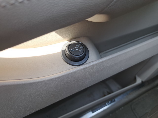 2011 Cadillac SRX Performance photo 16