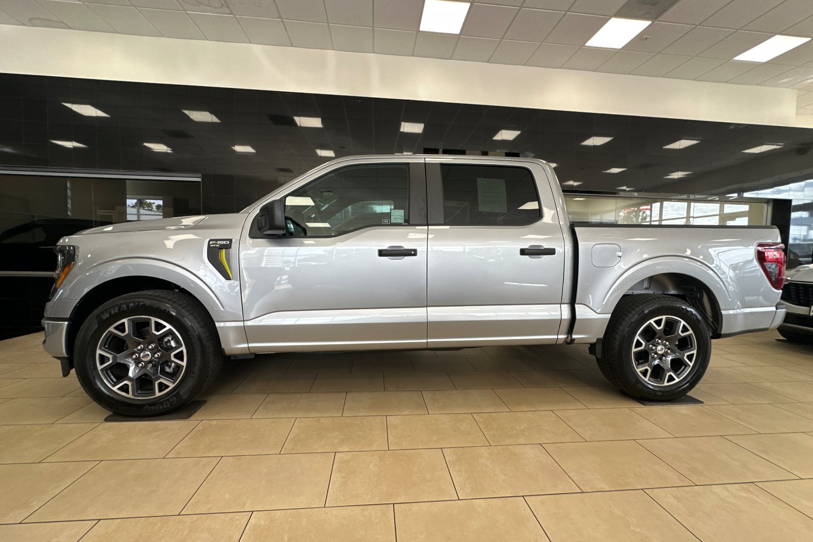 2025 Ford F-150 STX photo 4