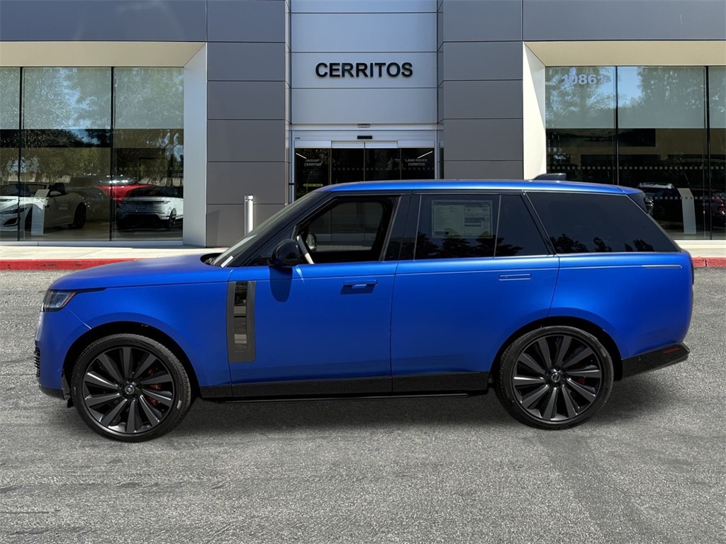 2025 Land Rover Range Rover SV photo 3