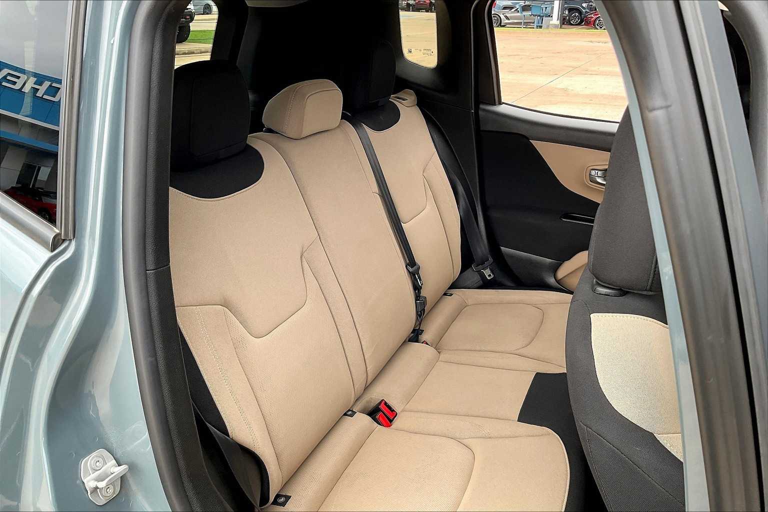2017 Jeep Renegade Latitude North Edition photo 16