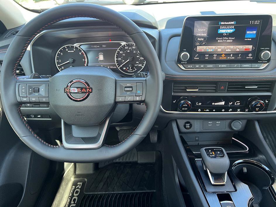 2025 Nissan Rogue SV photo 25