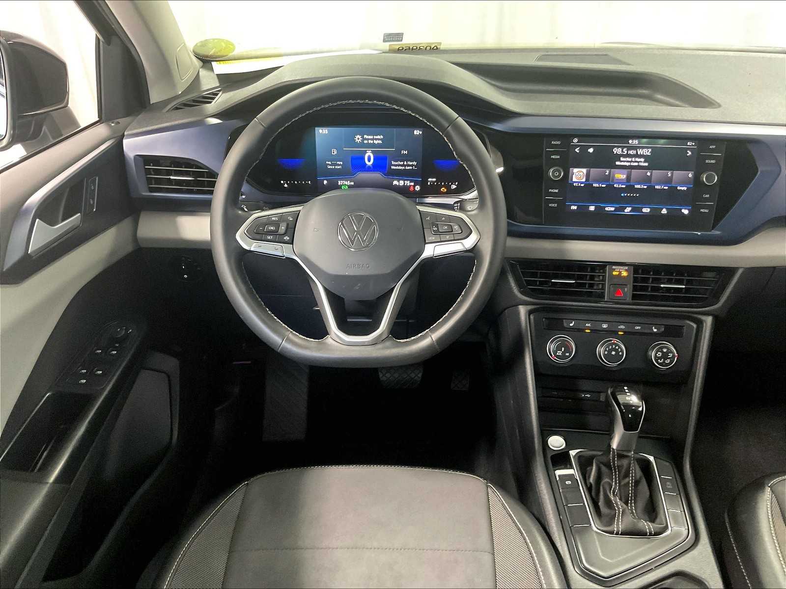 2022 Volkswagen Taos SE photo 13
