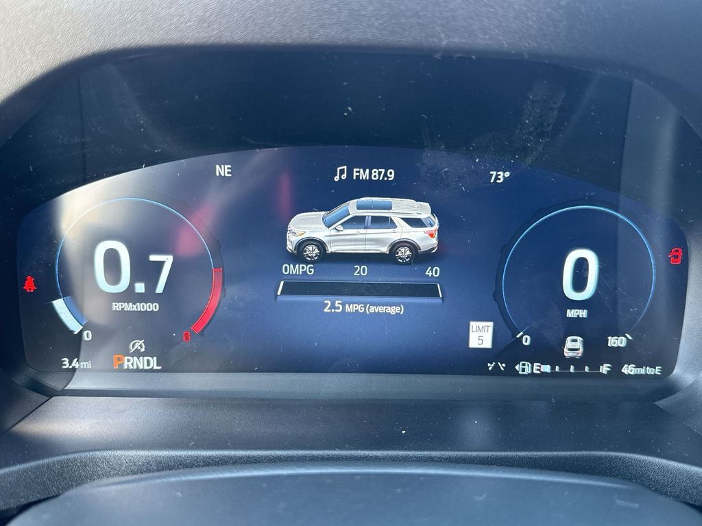 2025 Ford Explorer photo 9