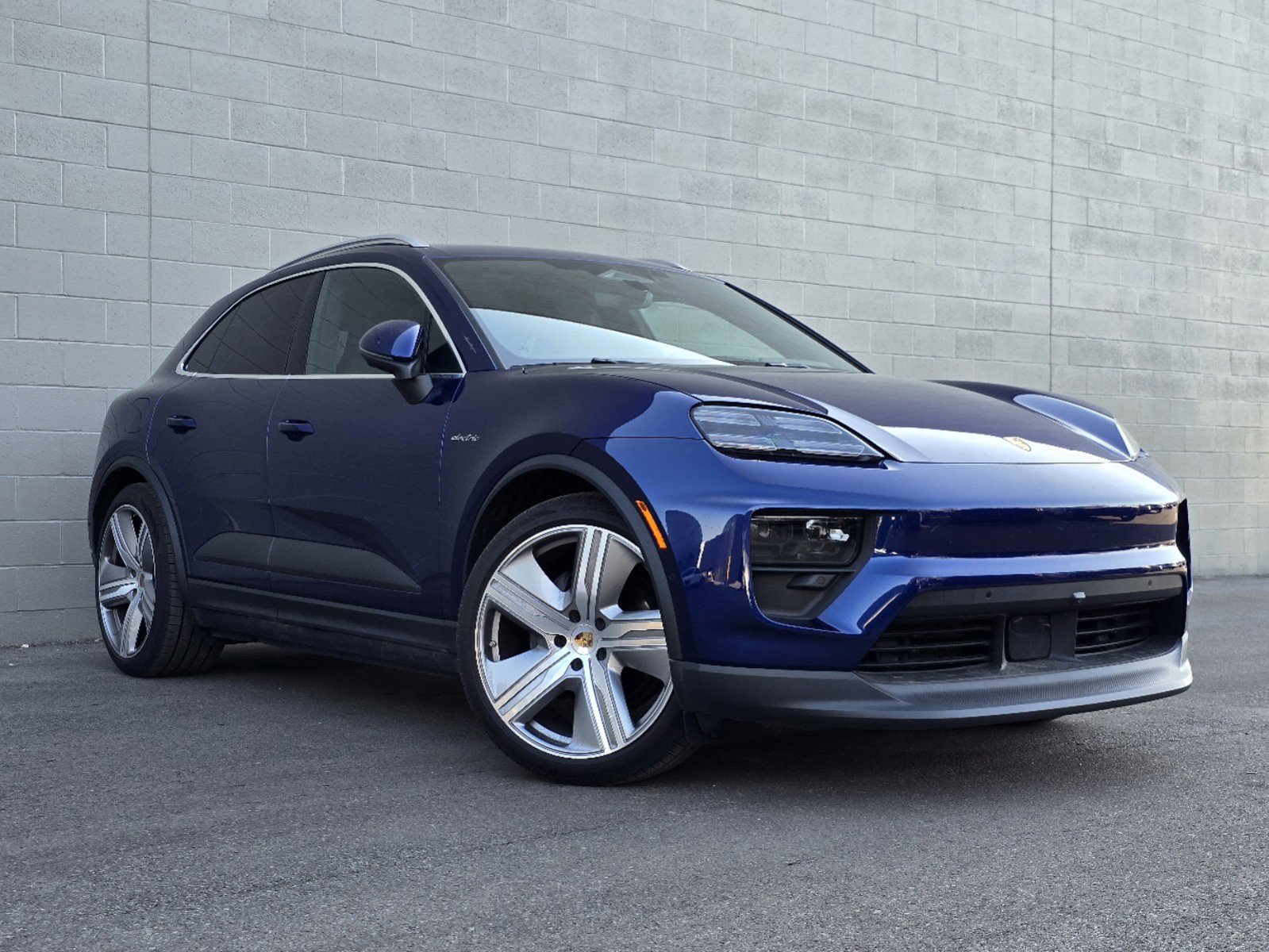 2024 Porsche Macan Electric 4 photo 7