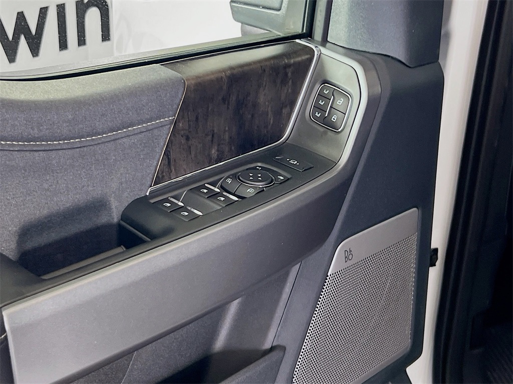 2025 Ford F-350 Lariat photo 12