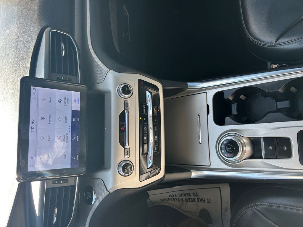 2022 Ford Explorer XLT photo 11