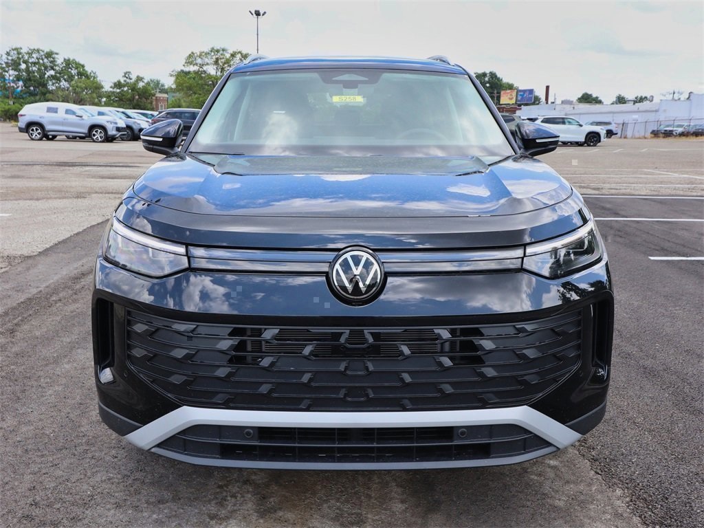 2025 Volkswagen Tiguan SE photo 8
