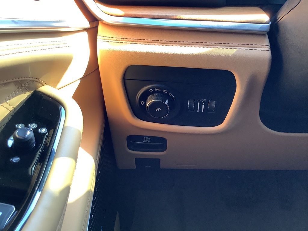 2023 Jeep Grand Cherokee L Summit photo 8
