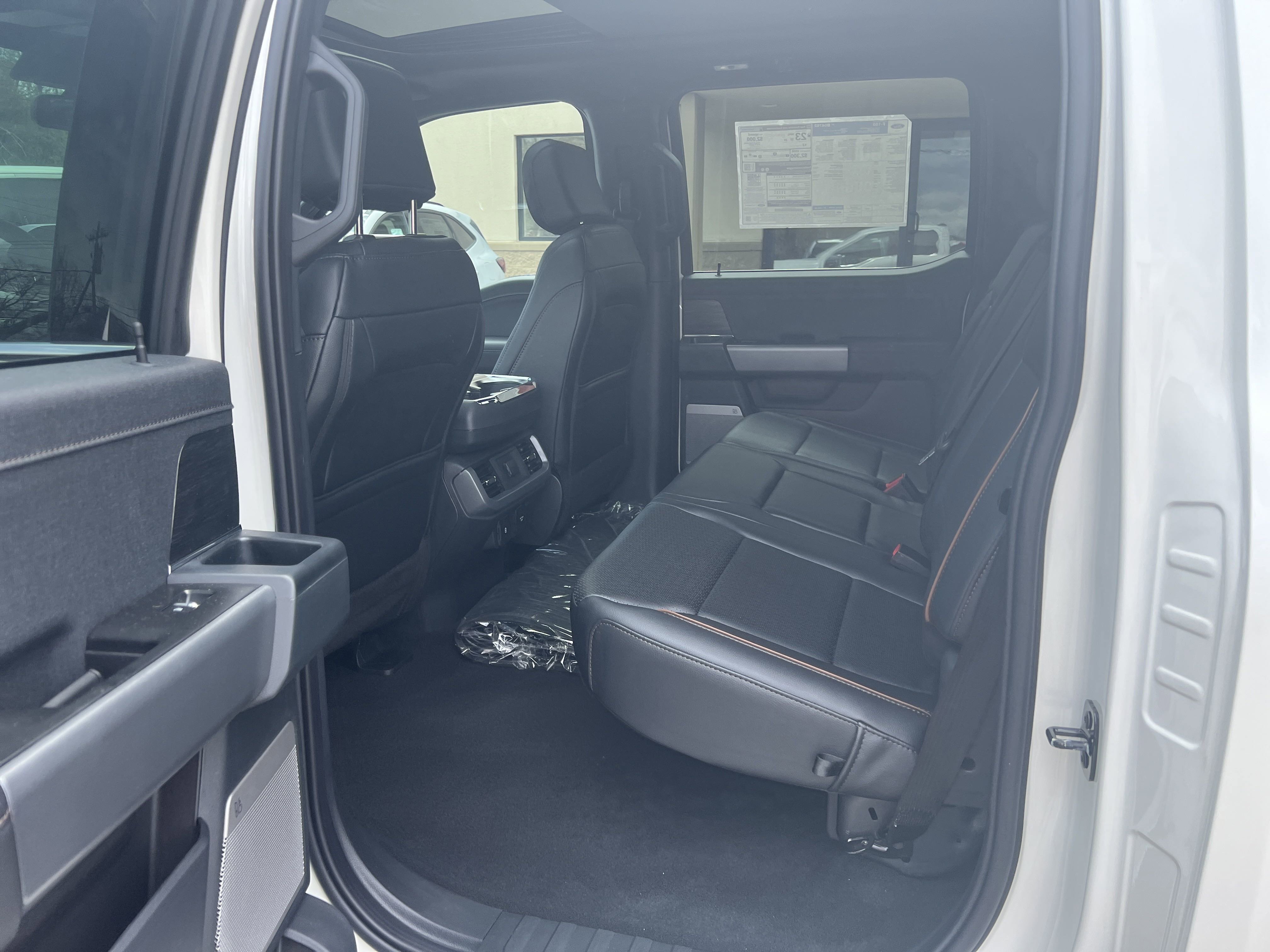 2025 Ford F-150 Lariat photo 3