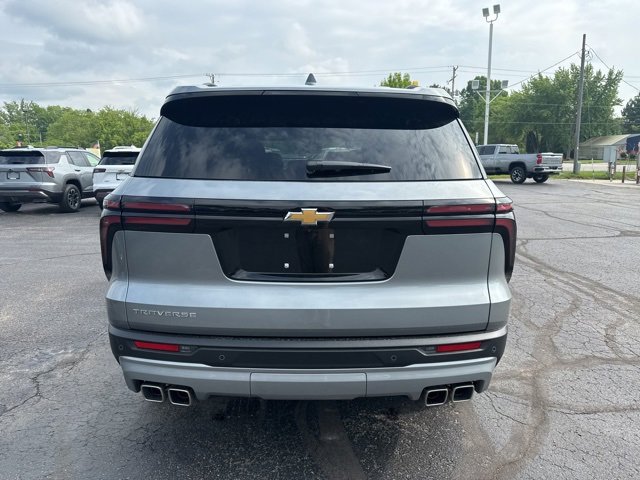 2025 Chevrolet Traverse photo 3