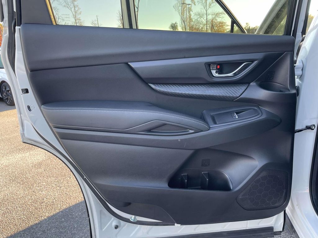 2025 Subaru Ascent Premium photo 2