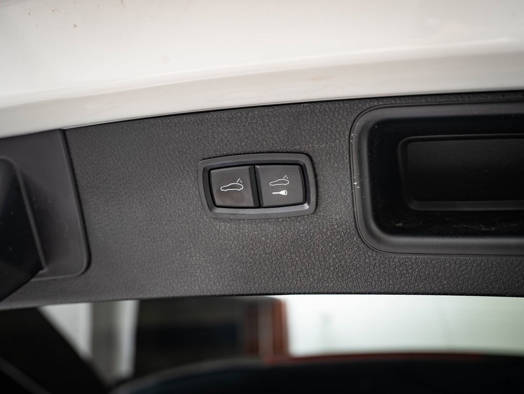 2018 Porsche Macan photo 19
