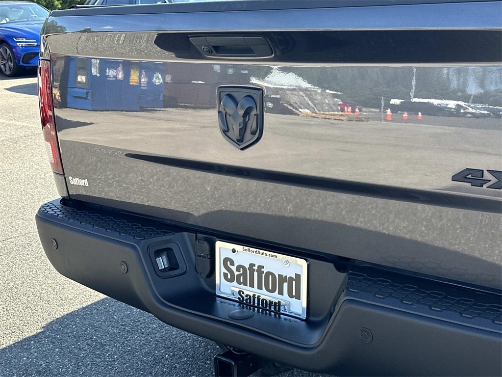 2022 Ram 1500 Classic Warlock photo 11