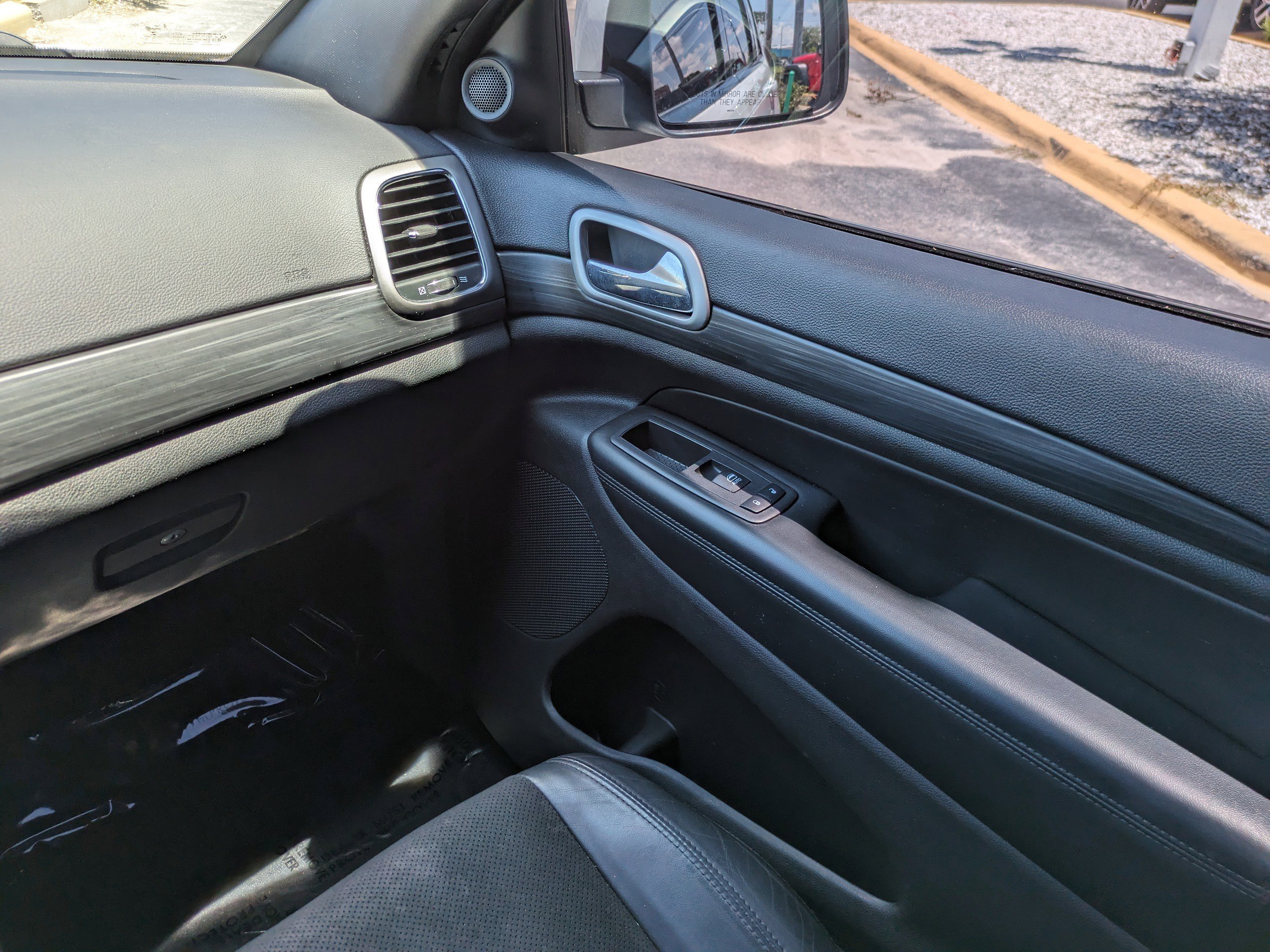 2020 Jeep Grand Cherokee Altitude photo 13