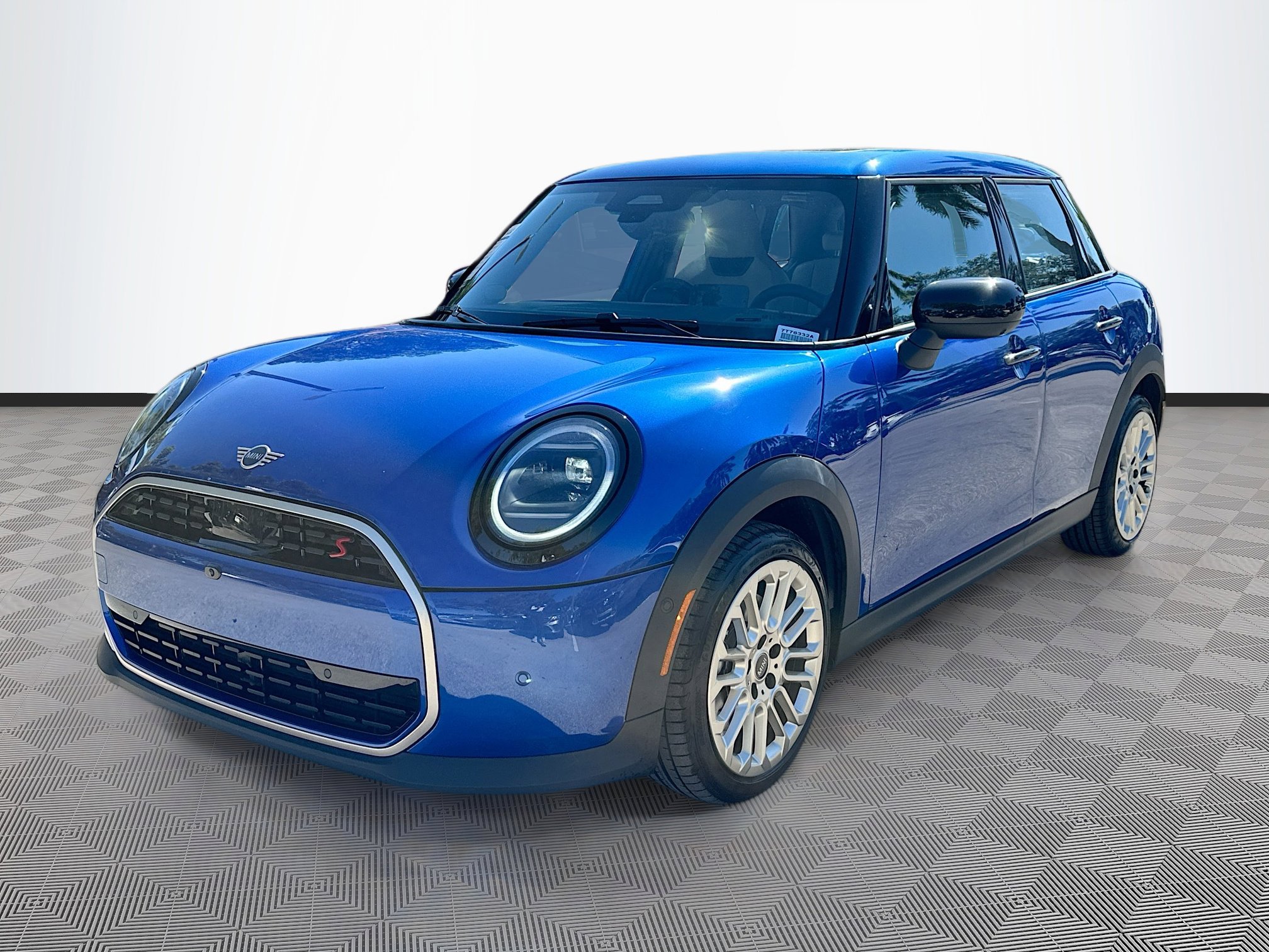 2025 Mini Cooper 4 Door Hardtop Signature photo 3