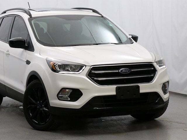 Used 2018 Ford Escape SE with VIN 1FMCU0GD2JUA61656 for sale in Arlington Heights, IL