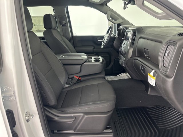 2025 Chevrolet Silverado 2500HD Custom photo 10