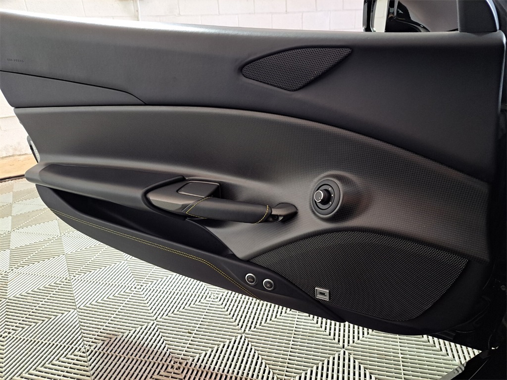 Certified Used 2017 Nero Stellato Ferrari Base image 20