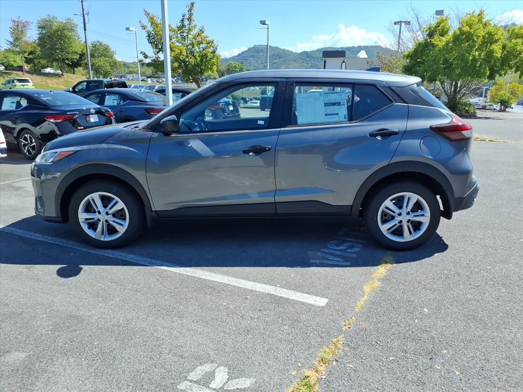 2025 Nissan Kicks Play S photo 5