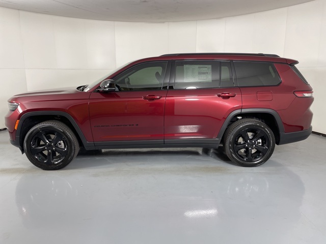 2025 Jeep Grand Cherokee Limited photo 3