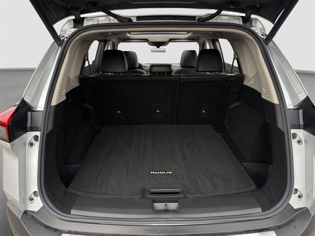 2022 Nissan Rogue SV photo 20
