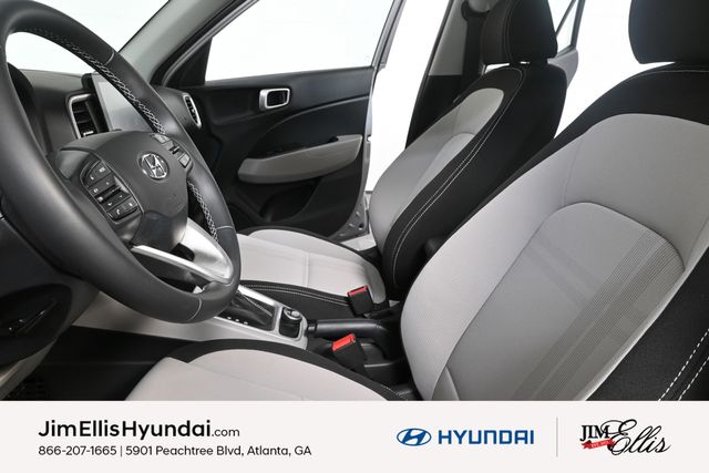 2023 Hyundai Venue SEL photo 5