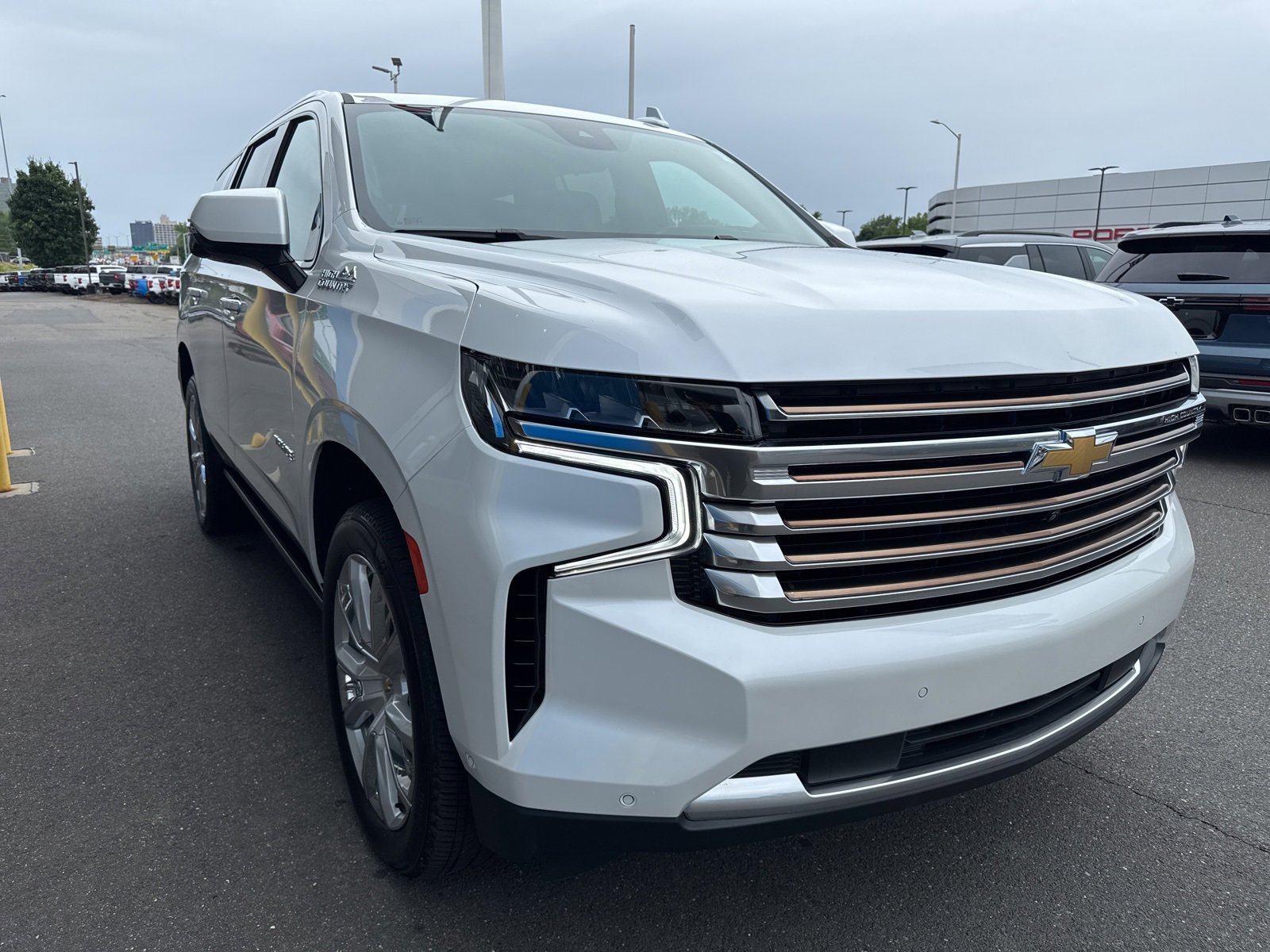 2023 Chevrolet Tahoe High Country photo 2