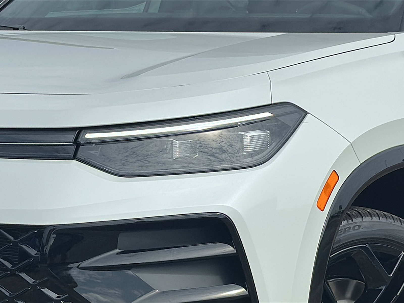 2025 Volkswagen Tiguan SE R-Line Black photo 2