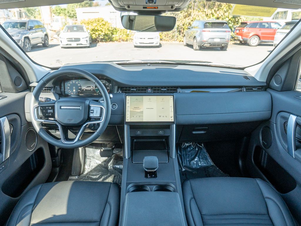 2024 Land Rover Discovery Sport S photo 16