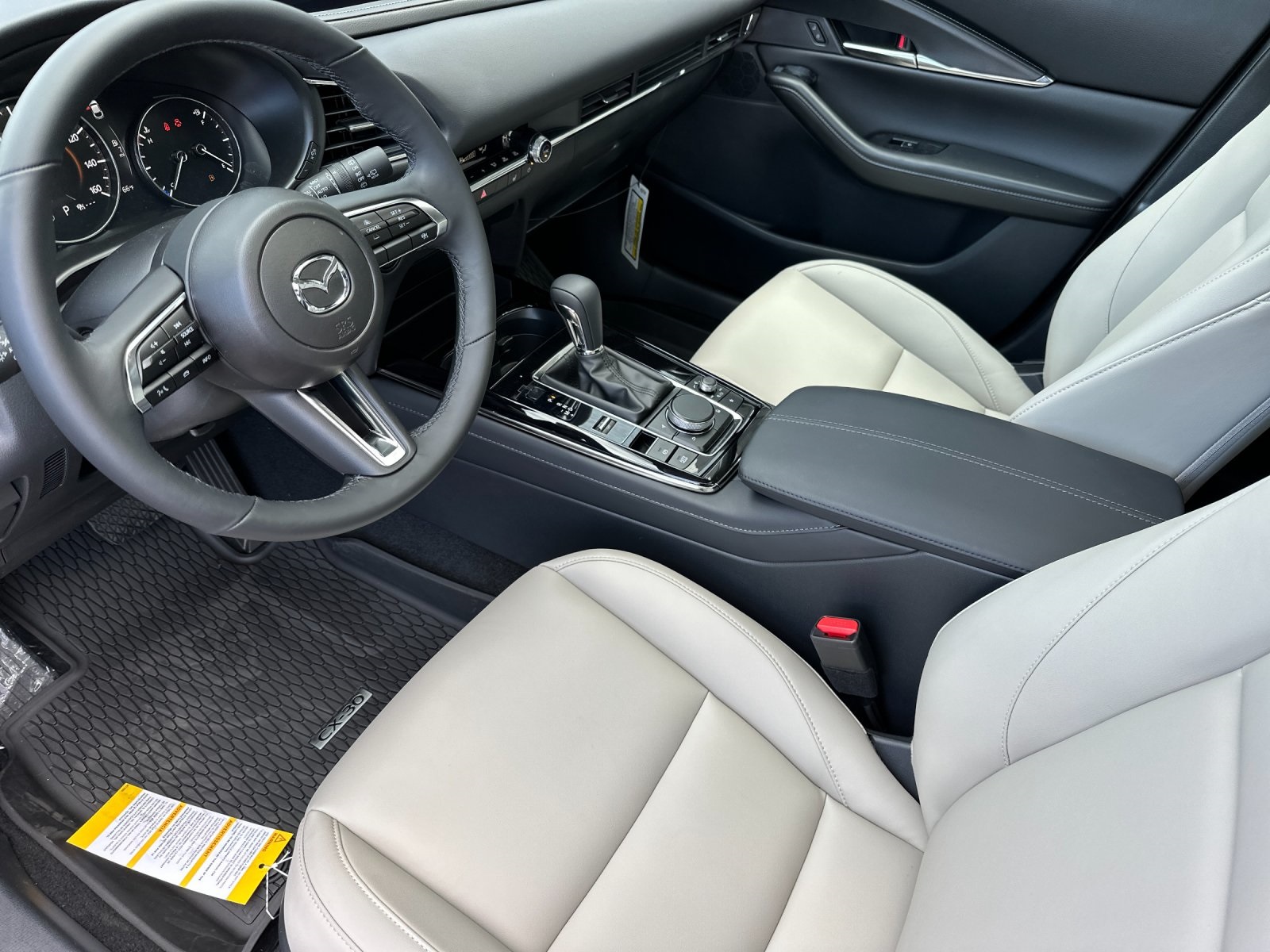 2025 Mazda CX-30 2.5 S Preferred photo 9