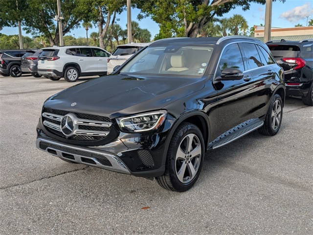 2022 Mercedes Benz GLC 300 photo 4