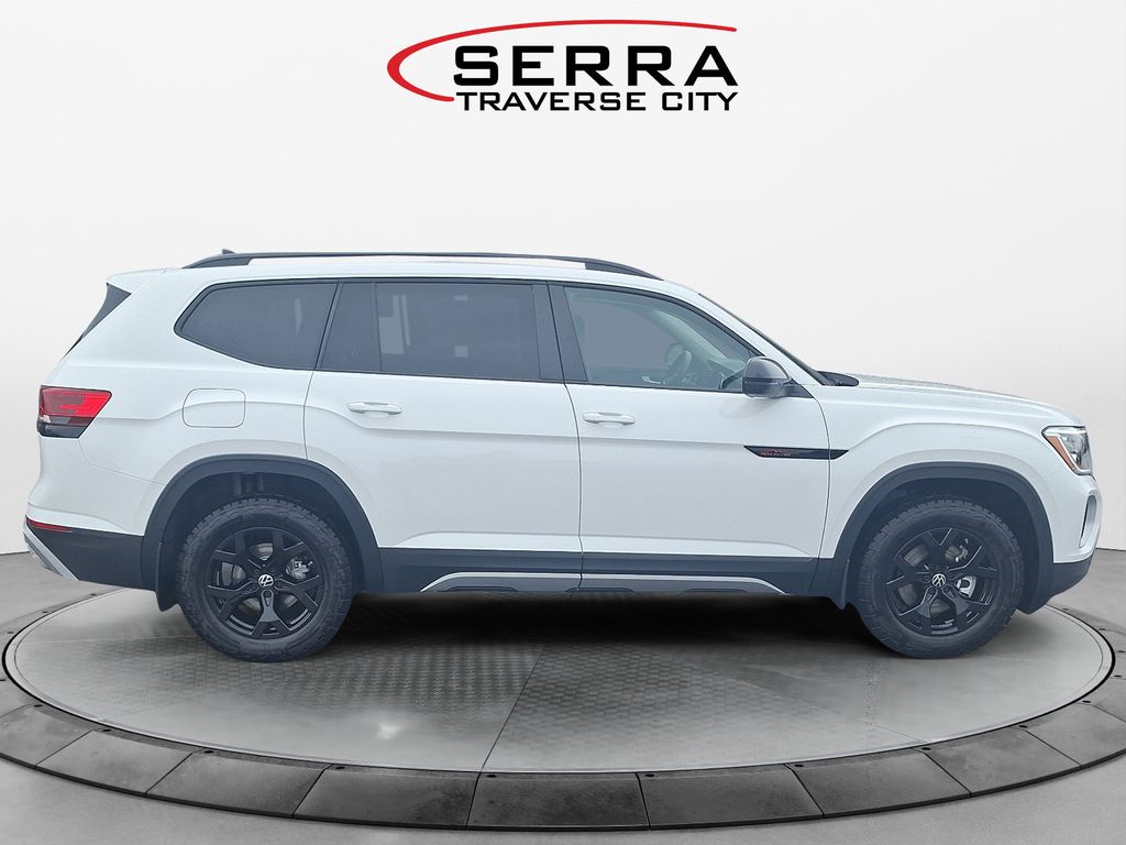 2025 Volkswagen Atlas Peak Edition SE photo 5