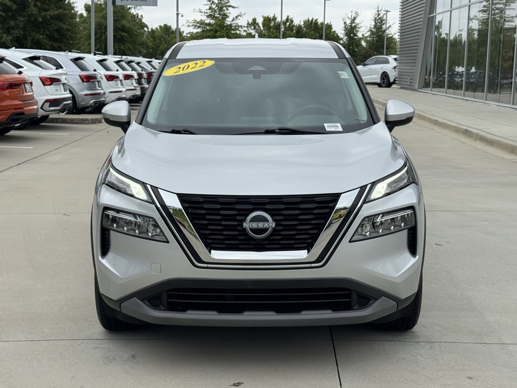 2022 Nissan Rogue SV photo 3