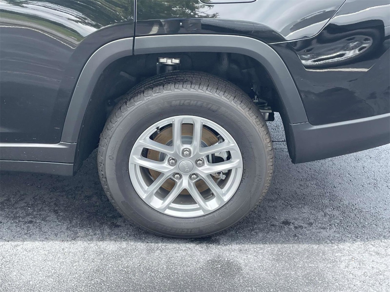 2025 Jeep Grand Cherokee Laredo photo 28