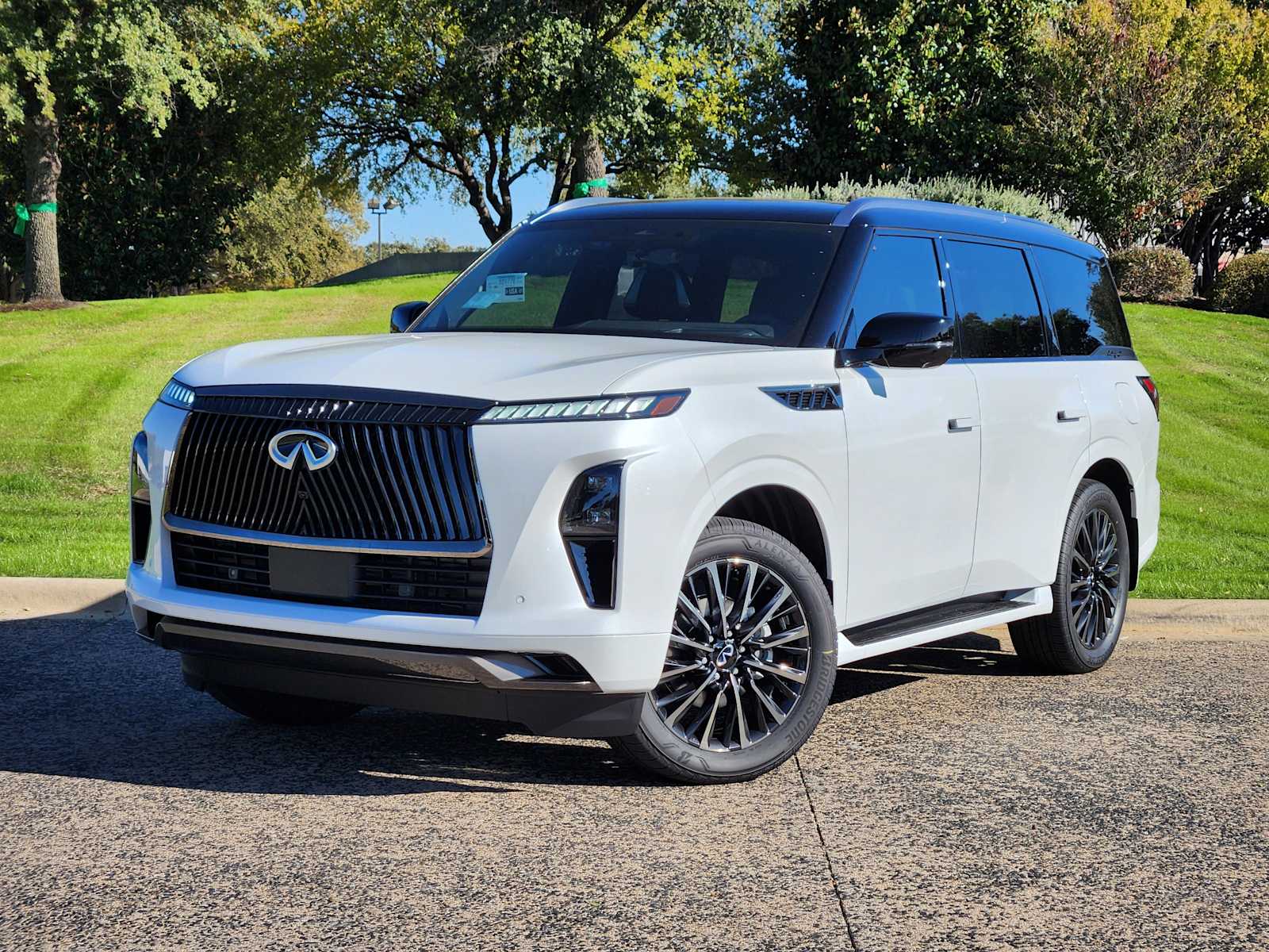 2026 INFINITI QX80 Autograph's photo