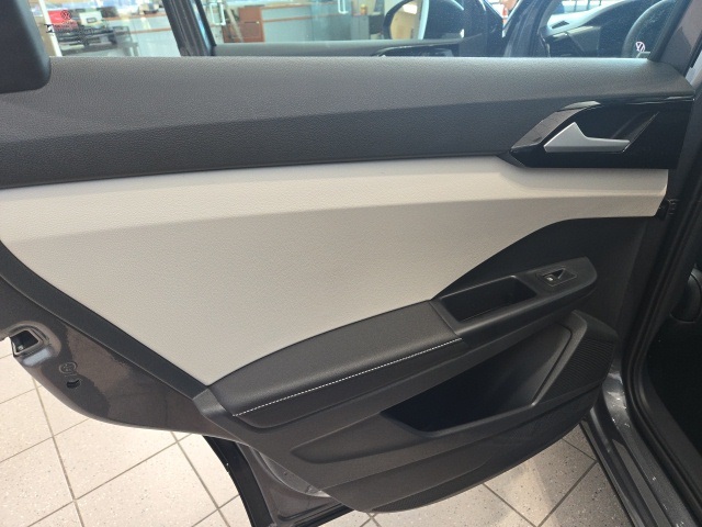2025 Volkswagen Taos S photo 9