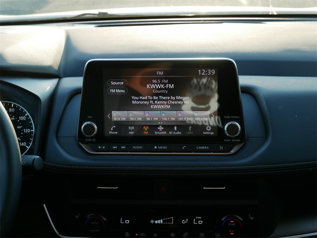 2026 Nissan Rogue SV AWD photo 11