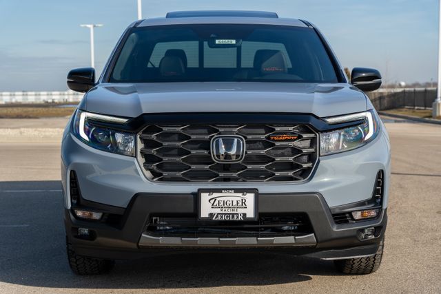 2025 Honda Ridgeline TrailSport photo 2