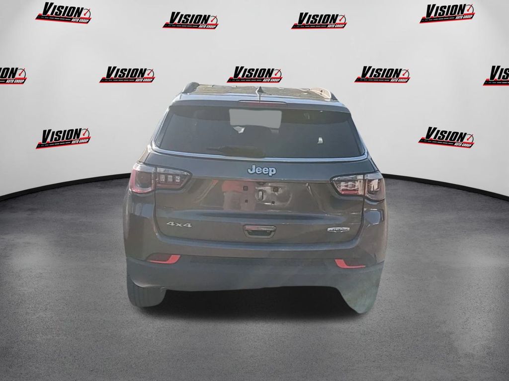 2018 Jeep Compass Latitude photo 5