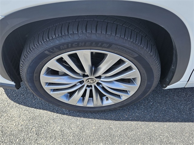 2023 Toyota Highlander Platinum photo 10